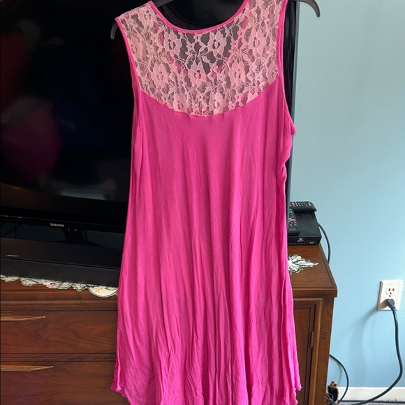 Pink Beach Cover with Lace Detail- Top size Large w/lots of room in bottom - Picture 6 of 6